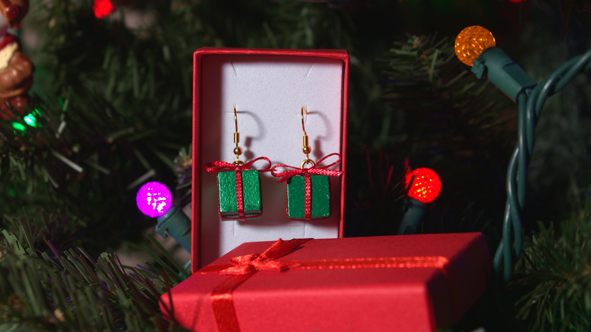 Merry Present Earrings