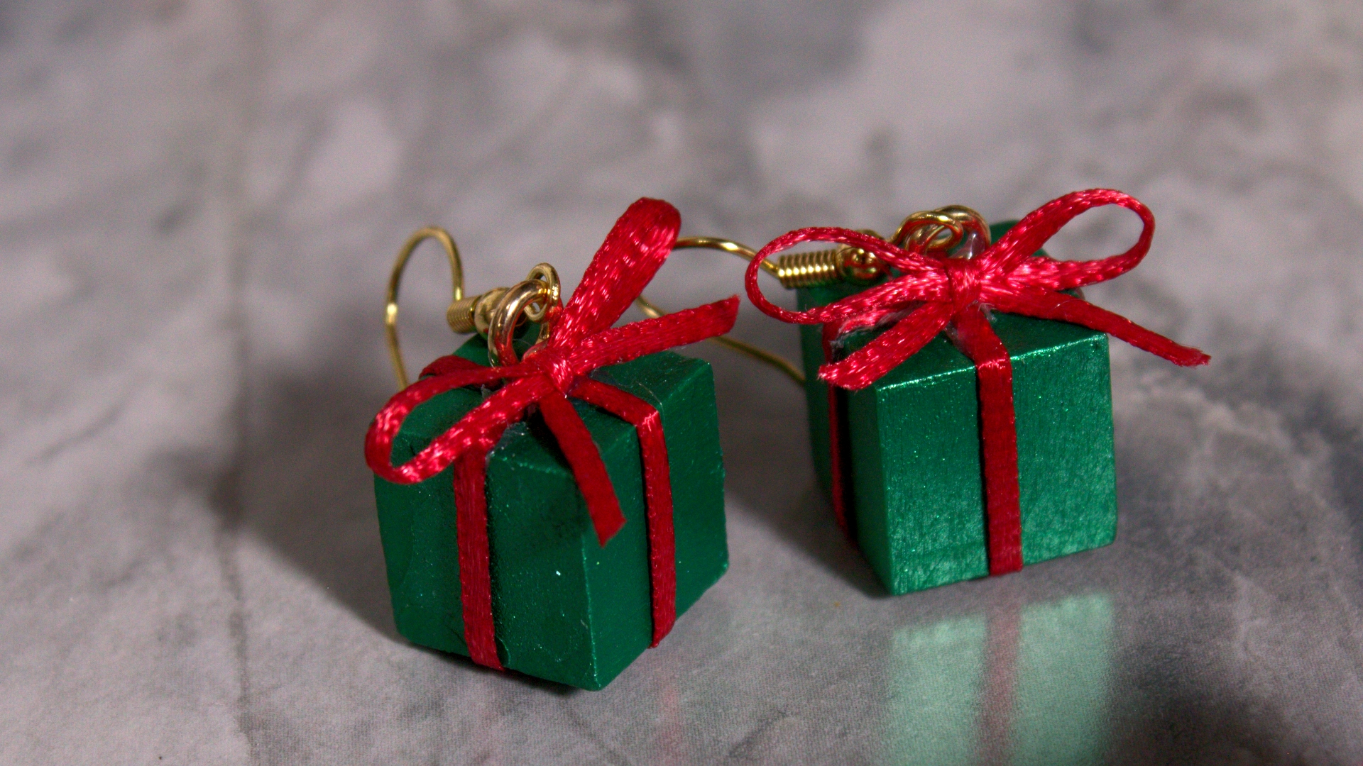 Merry Present Earrings
